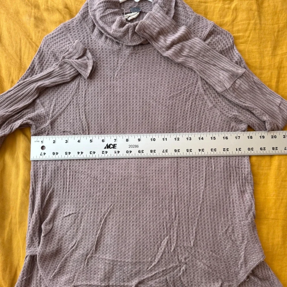We The Free Free People Mauve Cowl Neck‎ Thermal Waffle Knit Top XS Thumbholes